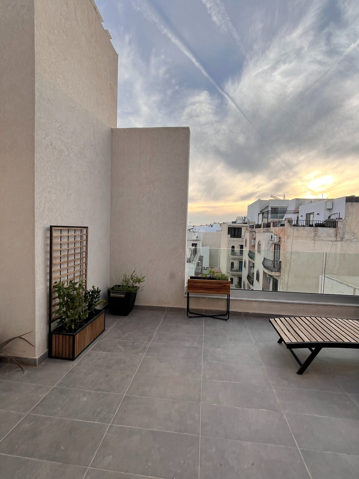 Cul-de-Sac Penthouse