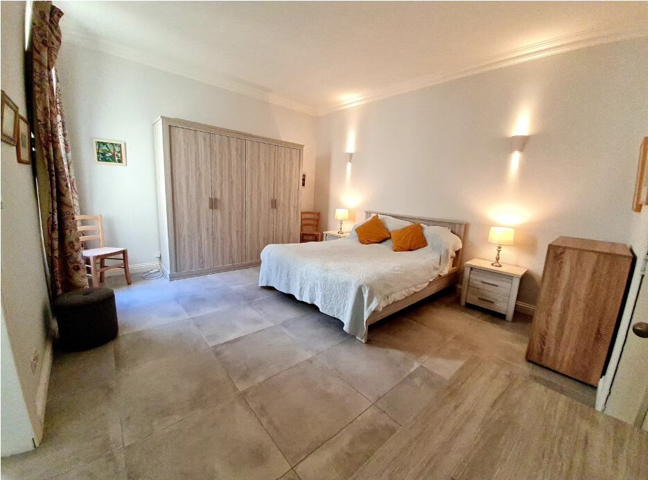 2 Bedroom Penthouse for Long Let in Valletta - €3,800/month photo 7