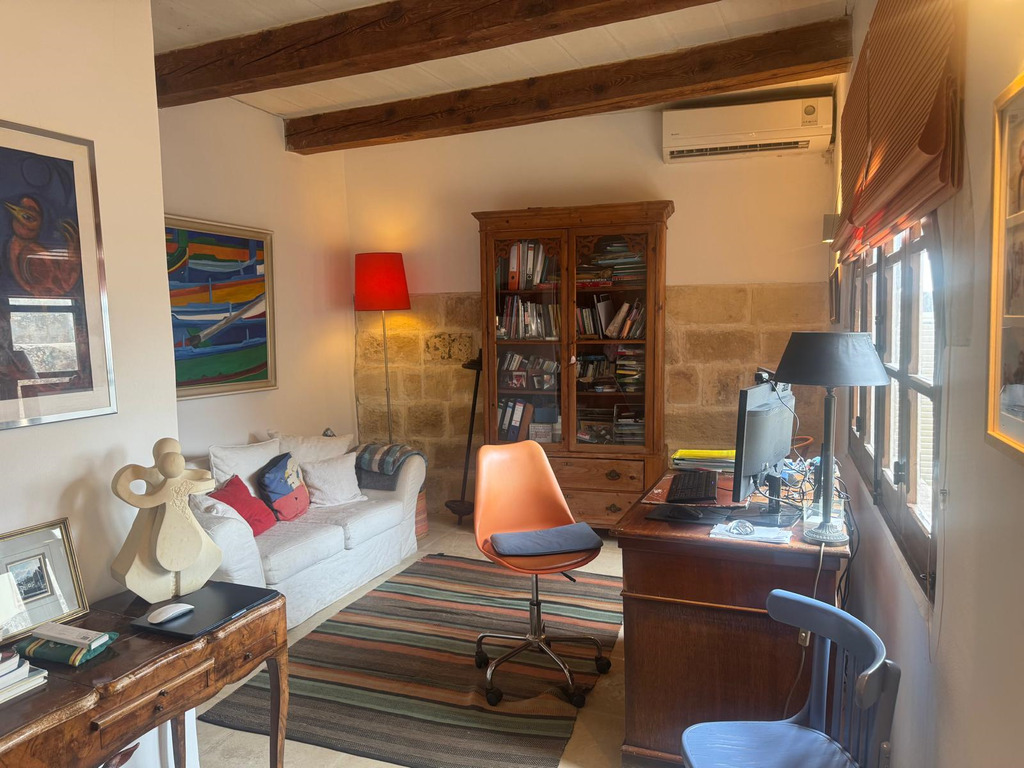 3 Bedroom House of Character for Long Let in Mġarr - €2,500/month