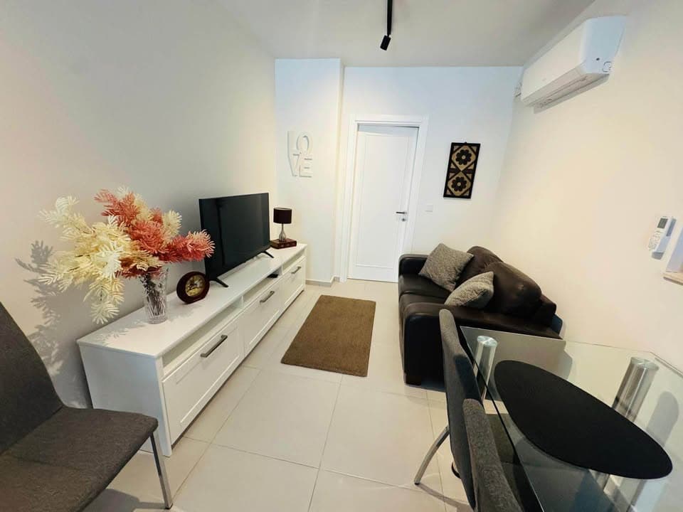 2 Bedroom Maisonette for Long Let in Naxxar - €1,400/month