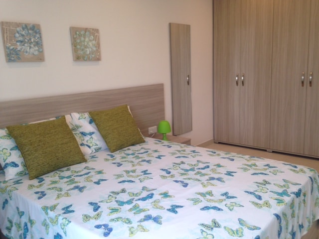 Modern Fully Airconditioned 3-Bedroom Apartment in Gzira photo 6