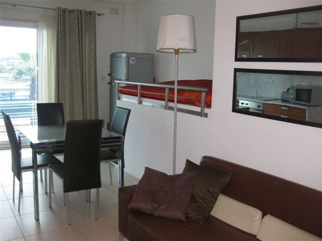 Modern 1-Bedroom Apartment on the Strand in Gzira photo 8
