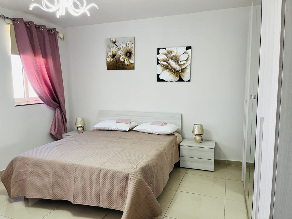 2 Bedroom Penthouse for Long Let in Qawra - €1,600/month photo 7
