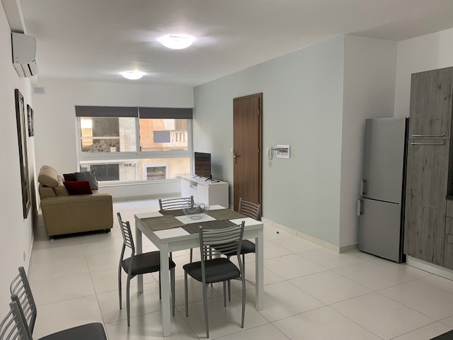 2 Bedroom Apartment for Long Let in St. Julian's - €1,650/month photo 3