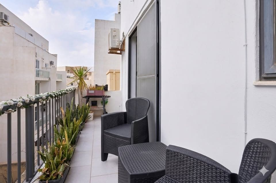 2 Bedroom Apartment for Sale in Swieqi - €430,000