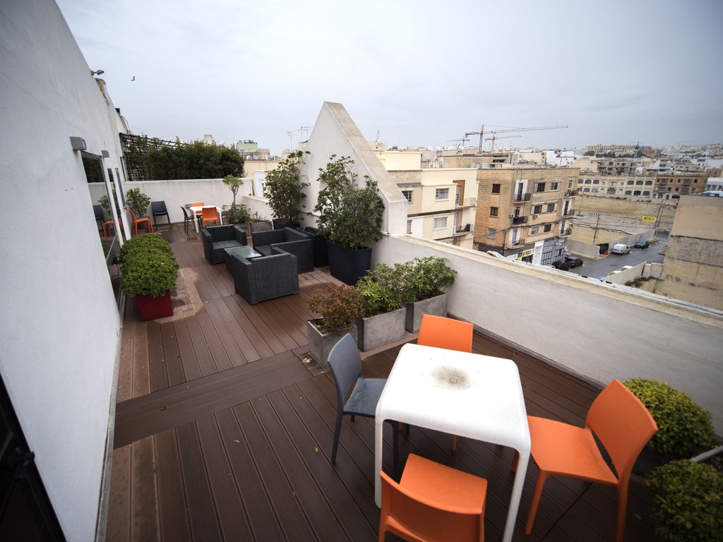 Office for Long Let in Ta' Xbiex - €7,000/month photo 2