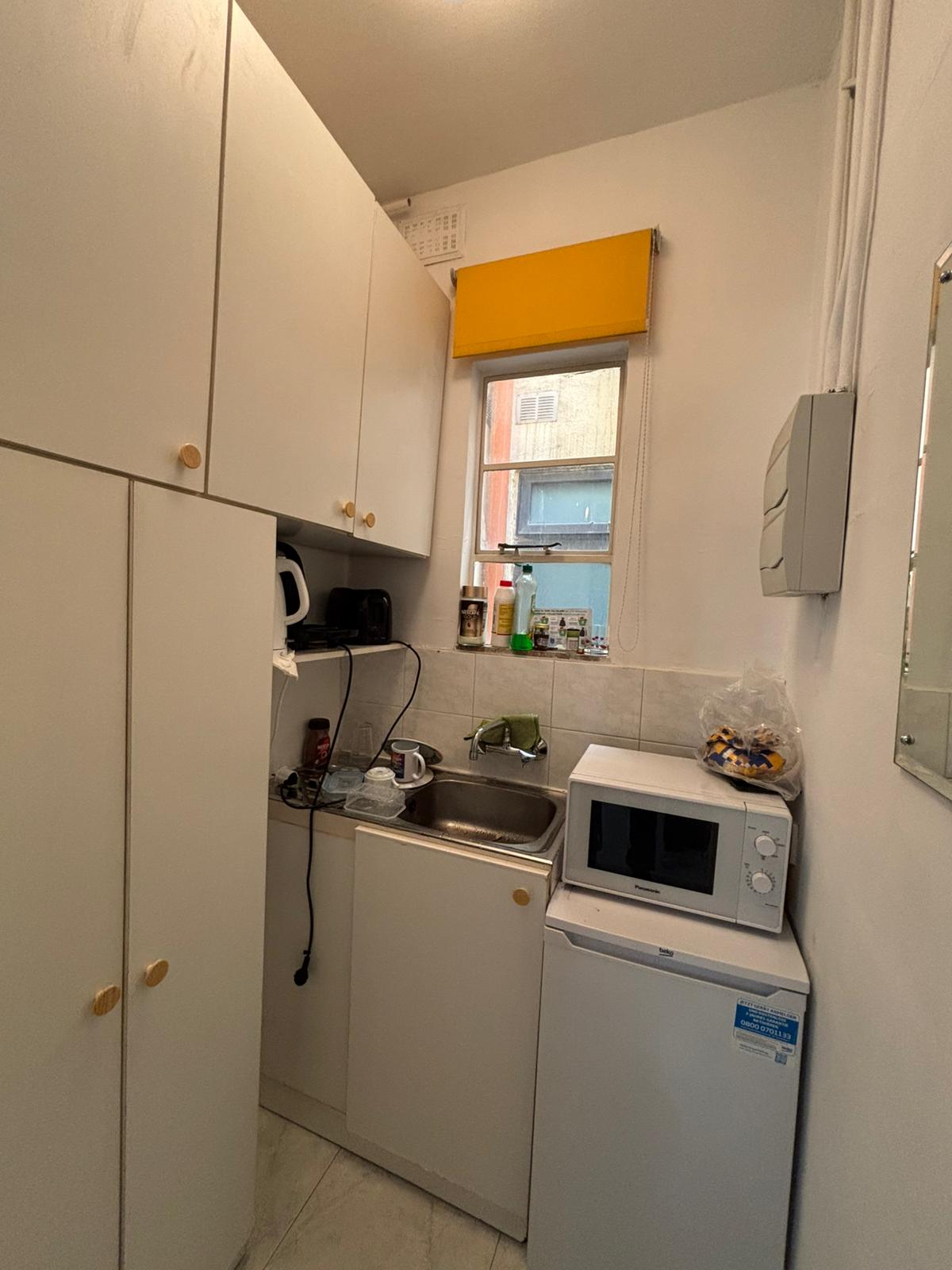 Office for Long Let in Ta' Xbiex - €2,000/month photo 7