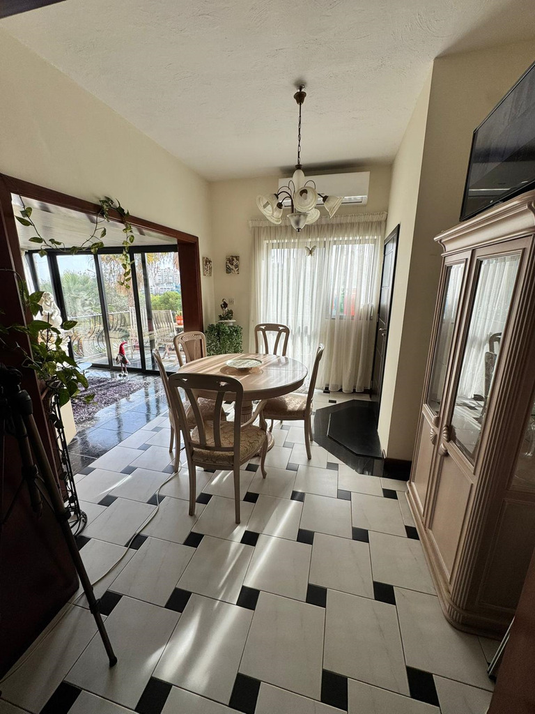 3 Bedroom Villa for Long Let in Pembroke - €3,500/month photo 7