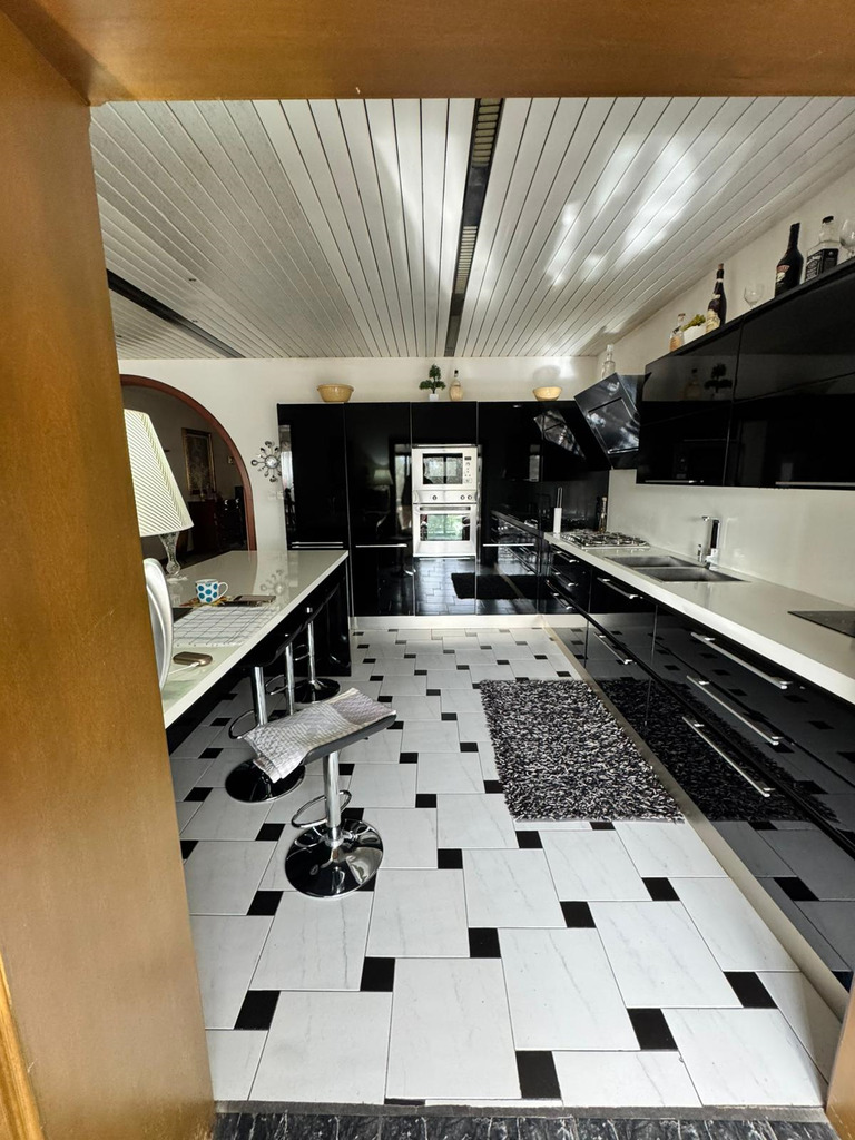 3 Bedroom Villa for Long Let in Pembroke - €3,500/month photo 8