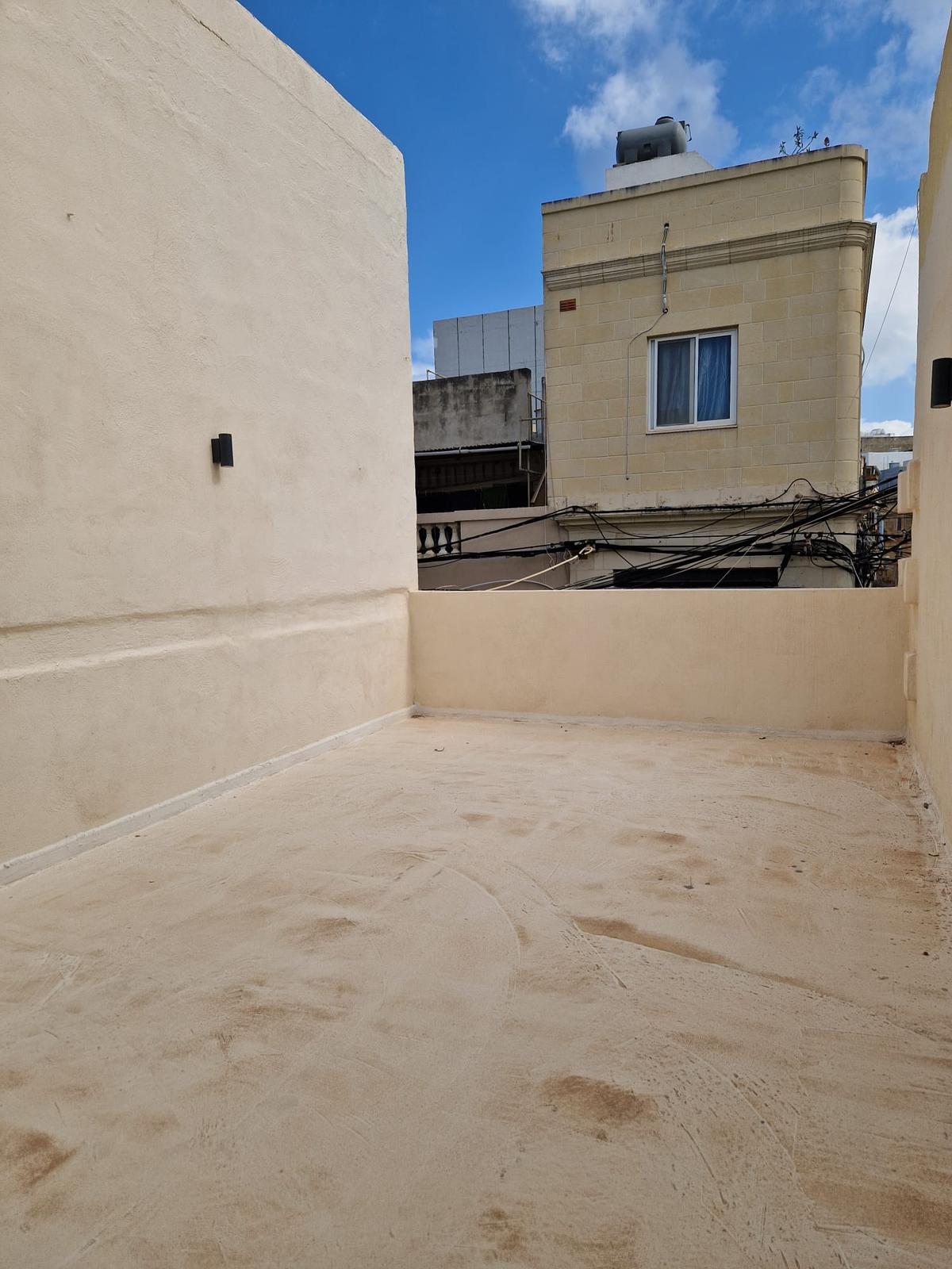 1 Bedroom Townhouse for Long Let in Sliema - €1,400/month