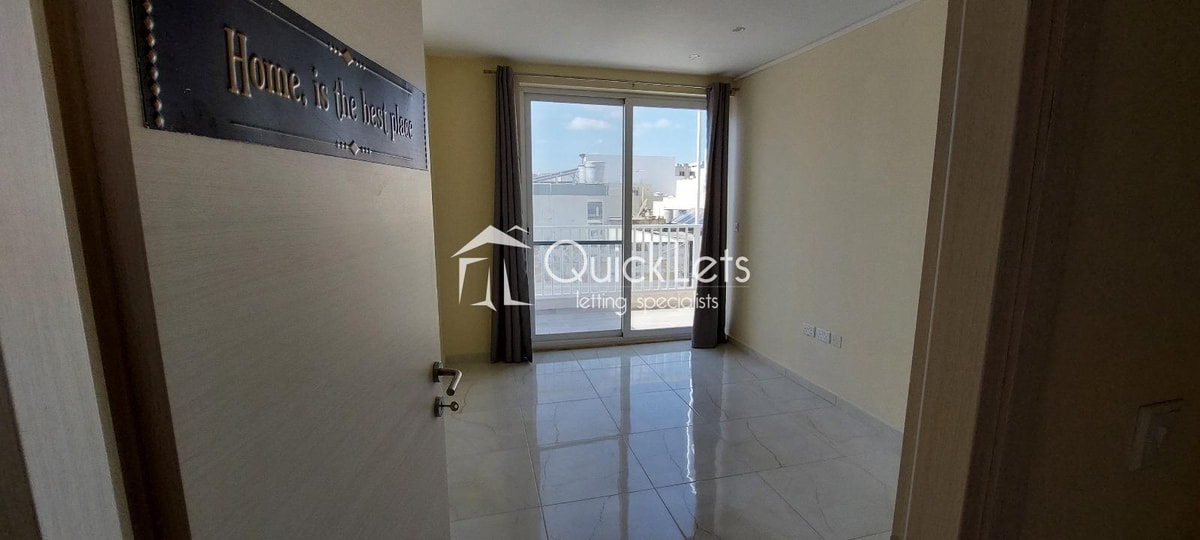 2 Bedroom Penthouse for Long Let in Marsaskala - €1,650/month photo 6