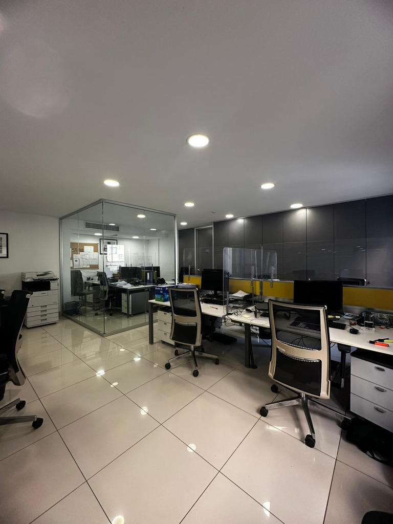Office for Long Let in Ħamrun - €7,000/month photo 13
