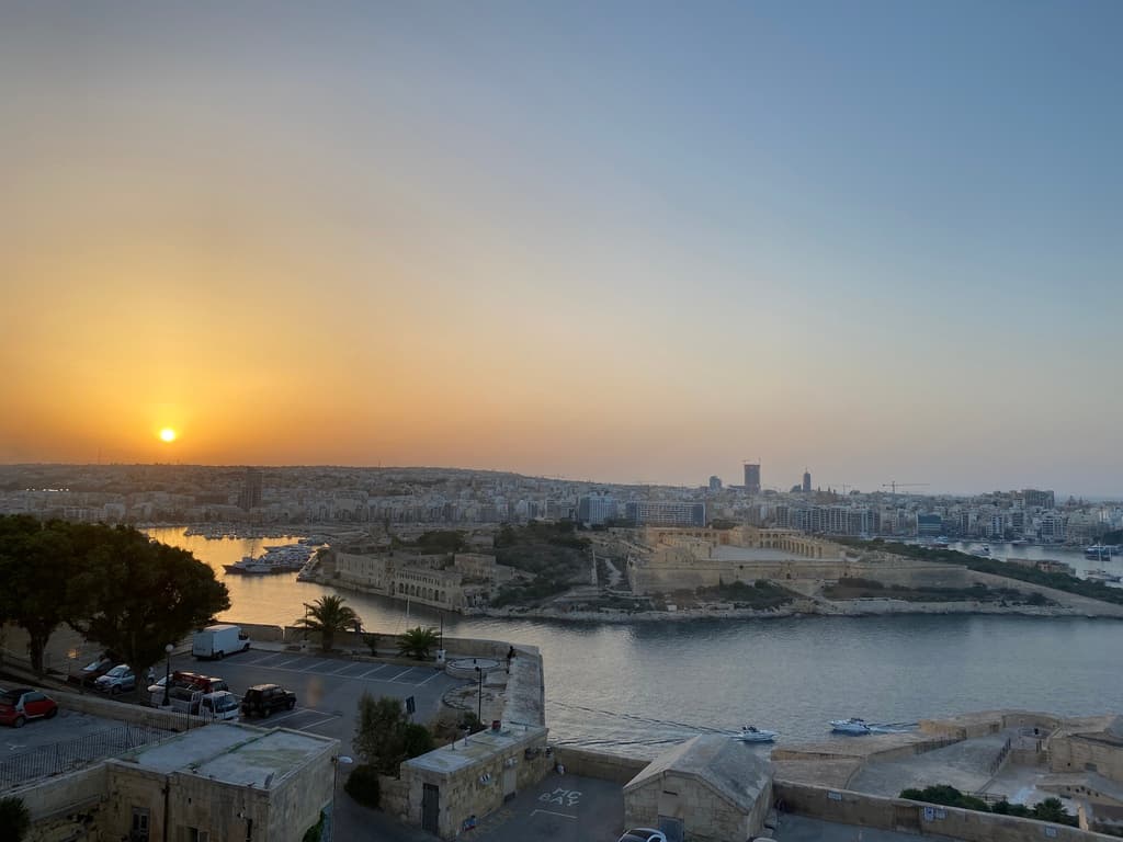 2 Bedroom Apartment for Long Let in Valletta - €6,500/month