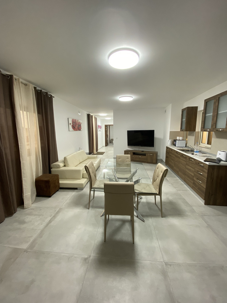 2 Bedroom Penthouse for Long Let in Swieqi - €2,000/month photo 2