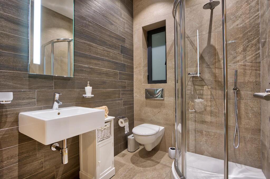 2 Bedroom Ensuite Apartment for Long Let in St. Julian's - €3,200/month photo 8