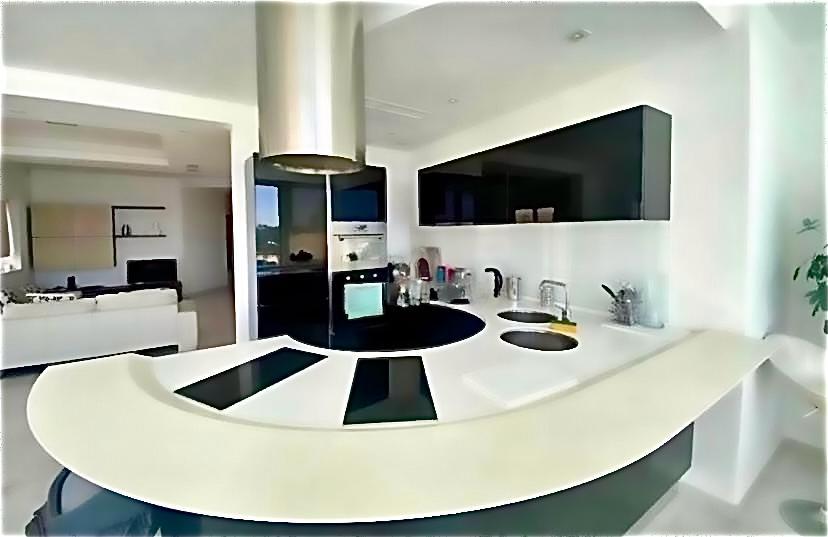 3 Bedroom Ensuite Penthouse for Long Let in Sliema - €4,500/month photo 2