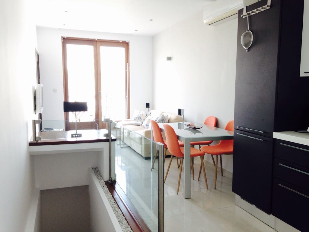 2 Bedroom Penthouse for Long Let in St. Julian's - €1,350/month photo 2
