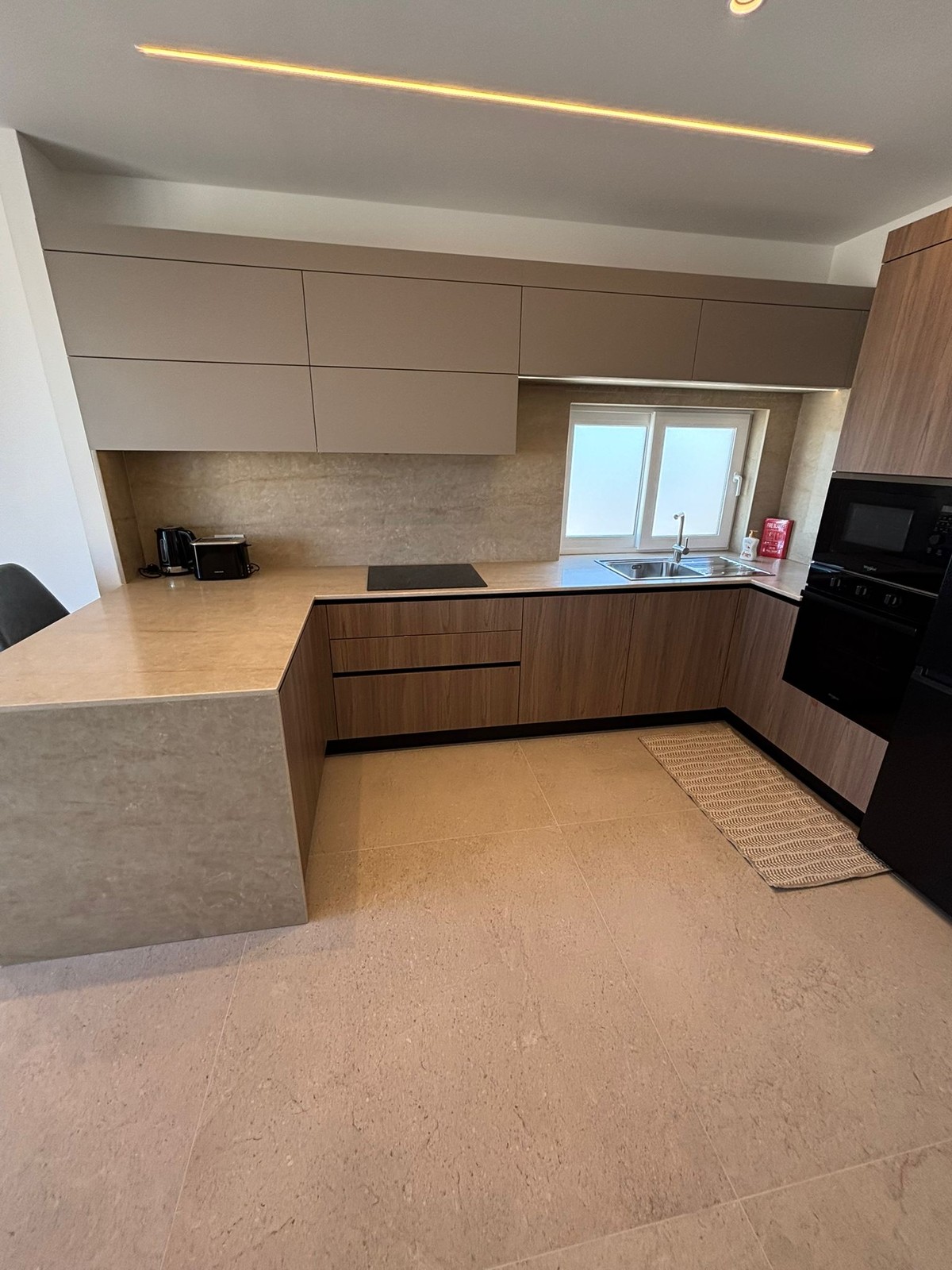 2 Bedroom Ensuite Penthouse for Long Let in Sliema - €2,500/month photo 5