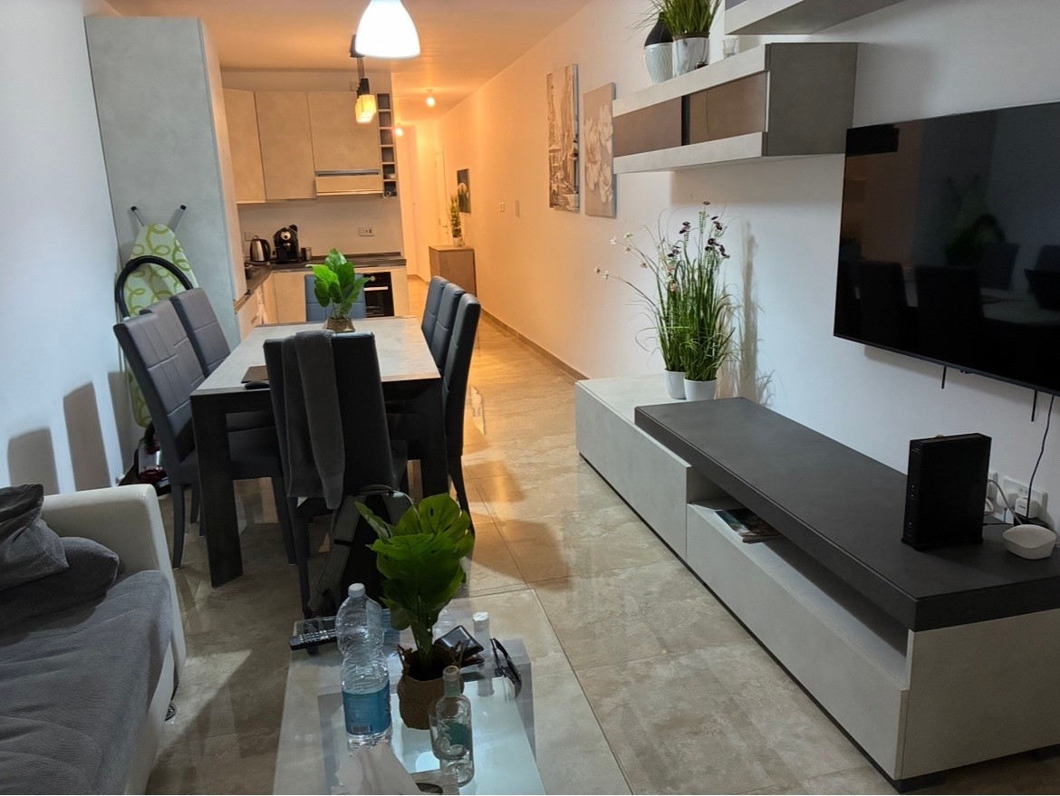 Modern 2 double bedroom apartment sliema/gzira border photo 4