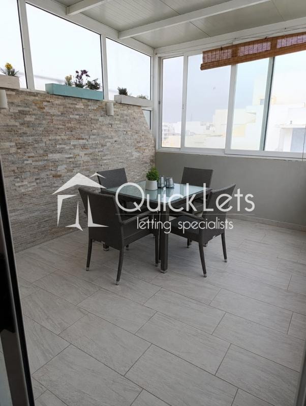 2 Bedroom Ensuite Penthouse for Long Let in Żebbuġ - €1,600/month photo 9