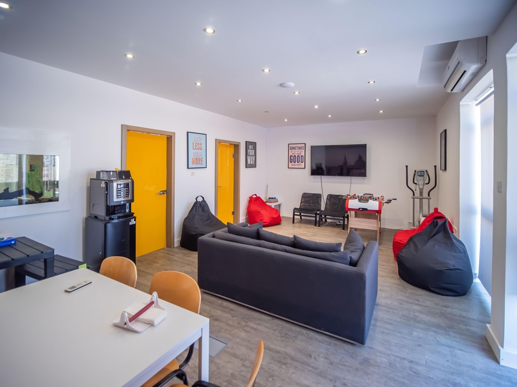 Office for Long Let in Ta' Xbiex - €7,000/month photo 6