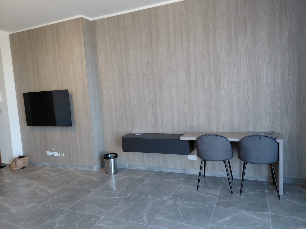 Designer-Finished 3-Bedroom Penthouse in Lija photo 5