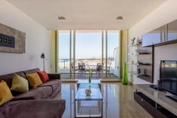 2 Bedroom Ensuite Penthouse for Long Let in Gżira - €2,100/month