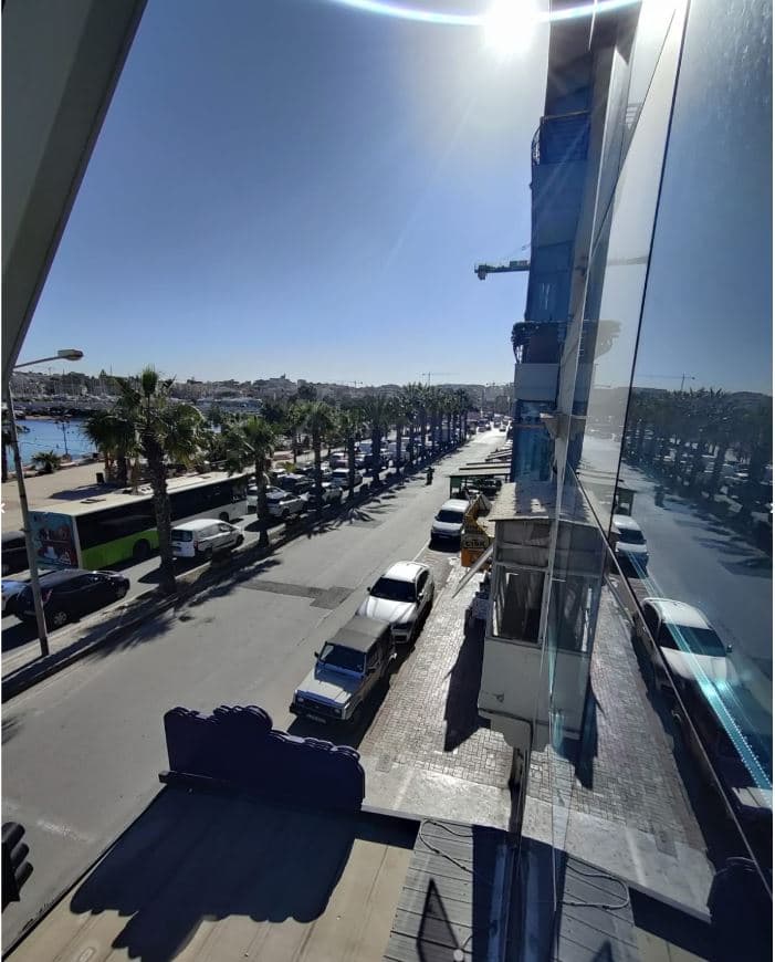 Office for Long Let in Gżira - €4,500/month