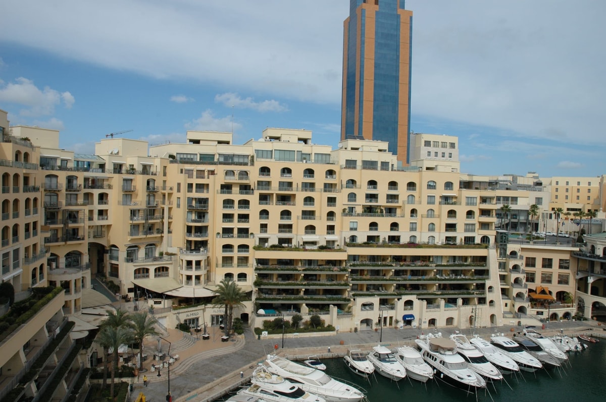 Prestigious Freehold 202sqm Marina Front 3-Bedroom Apartment in Portomaso, St Julians