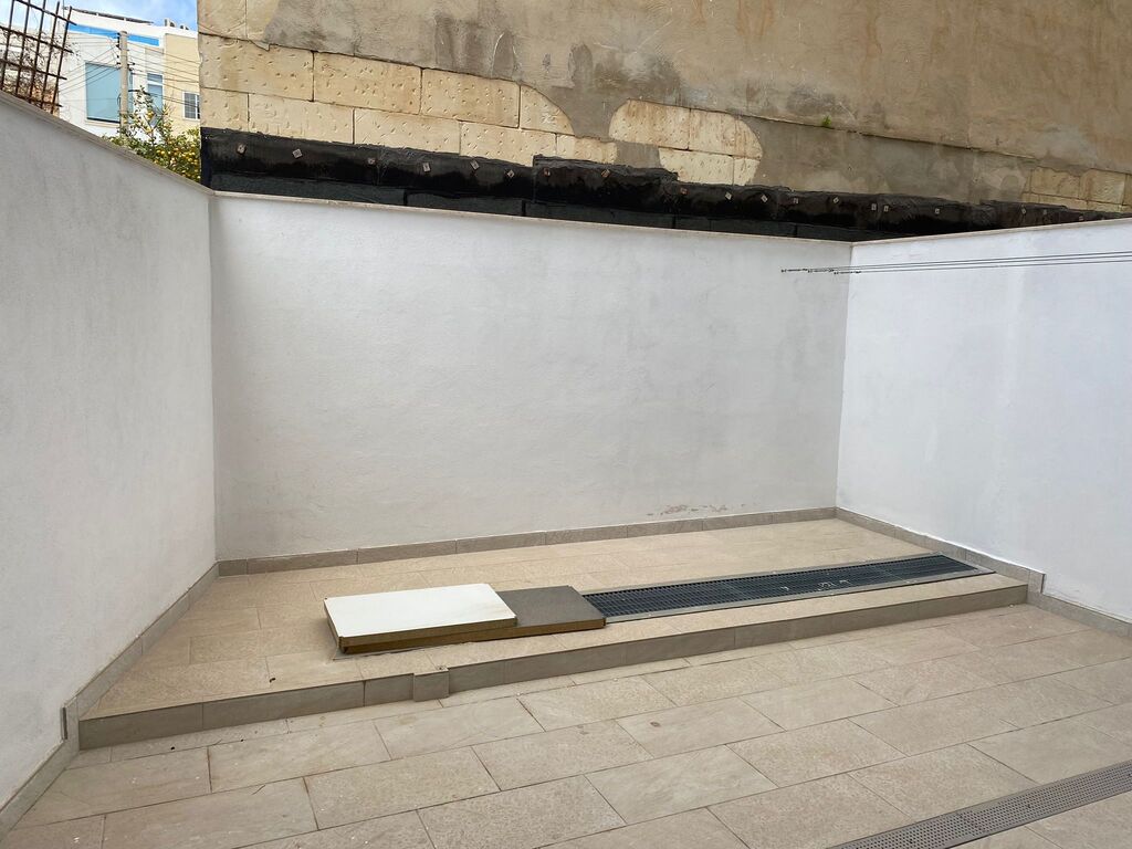 3 Bedroom Maisonette for Long Let in Swieqi - €3,000/month photo 11