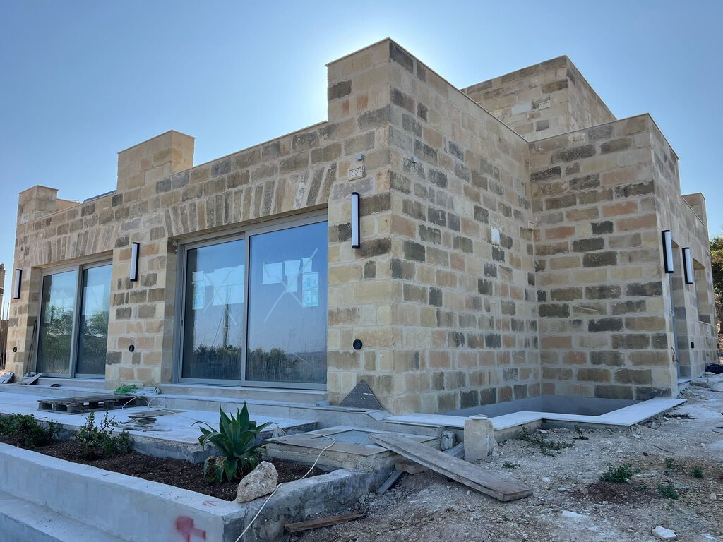 5 Bedroom Farmhouse for Long Let in Mġarr - €30,000/month photo 4