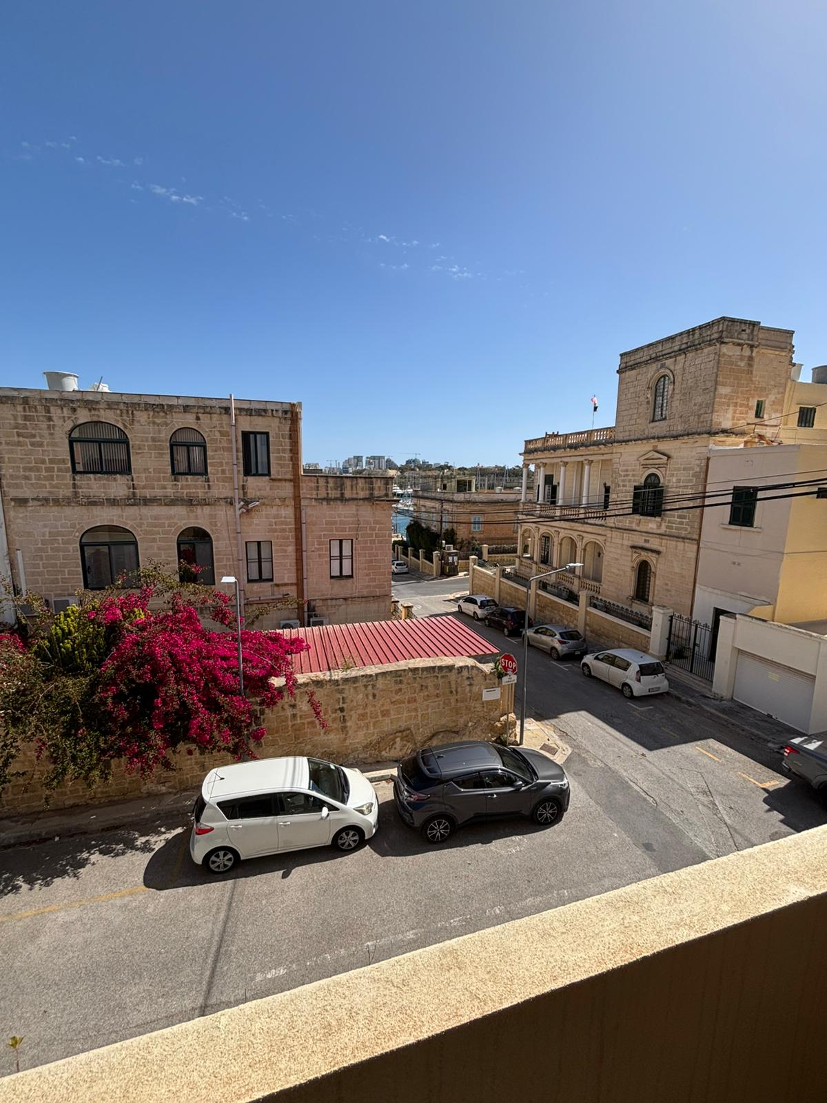 Office for Long Let in Ta' Xbiex - €2,000/month photo 8