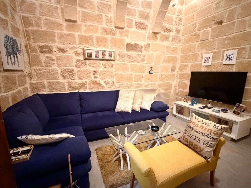 3 Bedroom House of Character for Long Let in Mosta - €2,200/month photo 3