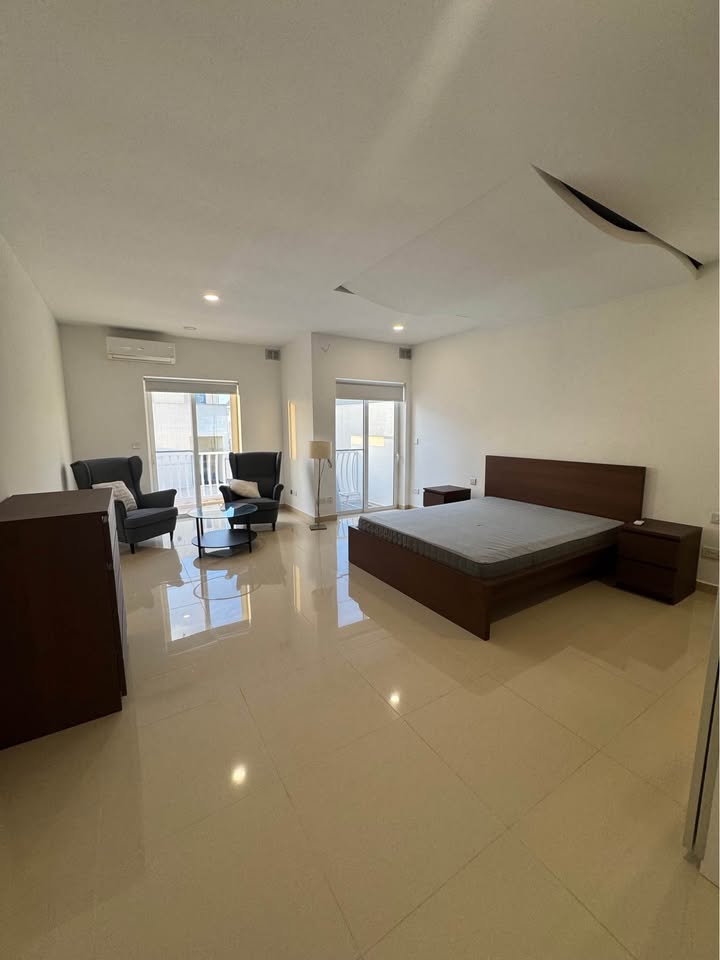 Lovely 2-Bedroom Penthouse in Għargħur with Breathtaking Open Views photo 4