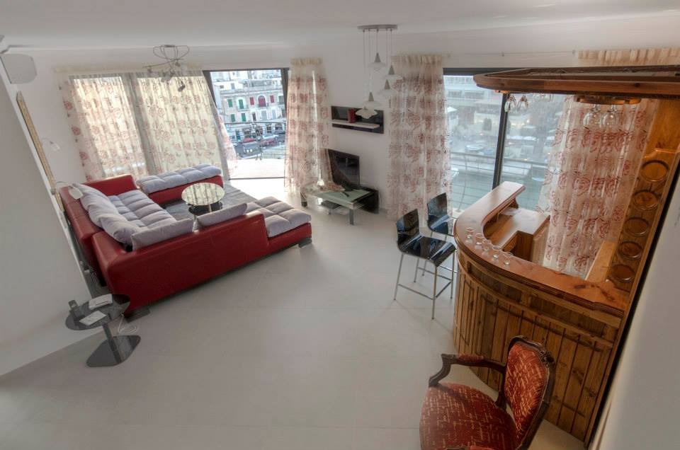2 Bedroom Ensuite Penthouse for Long Let in St. Julian's - €3,000/month photo 3