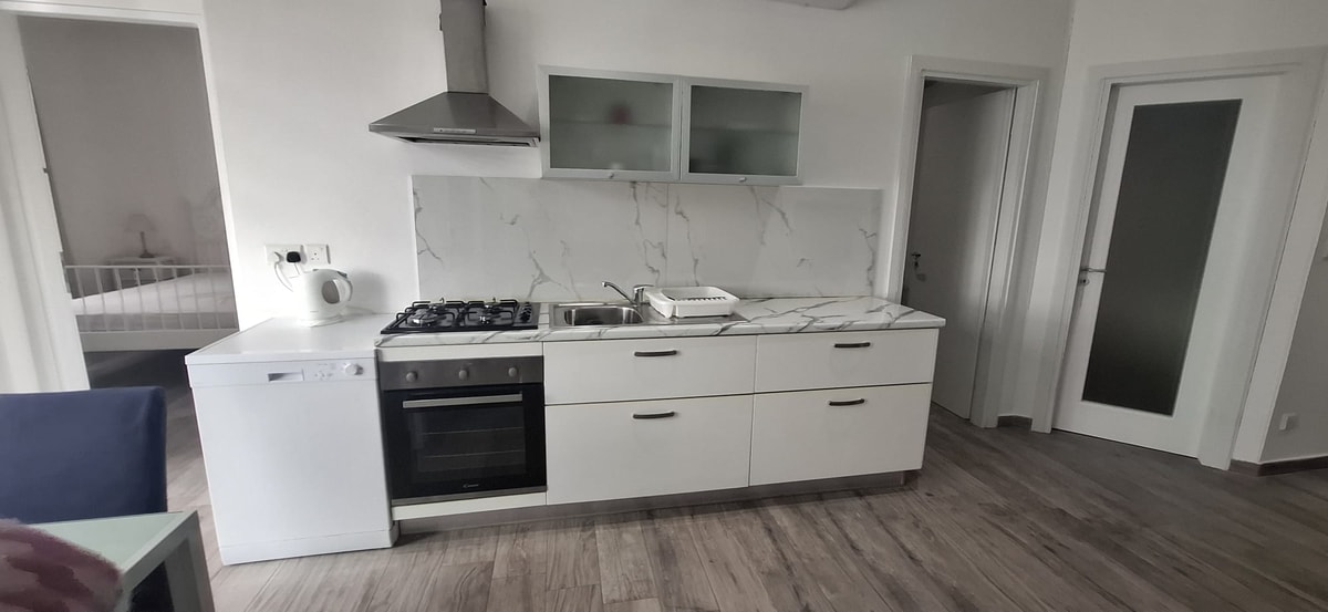 Beautifully Finished 2-Bedroom Apartment Close to the Seafront in Sliema photo 6