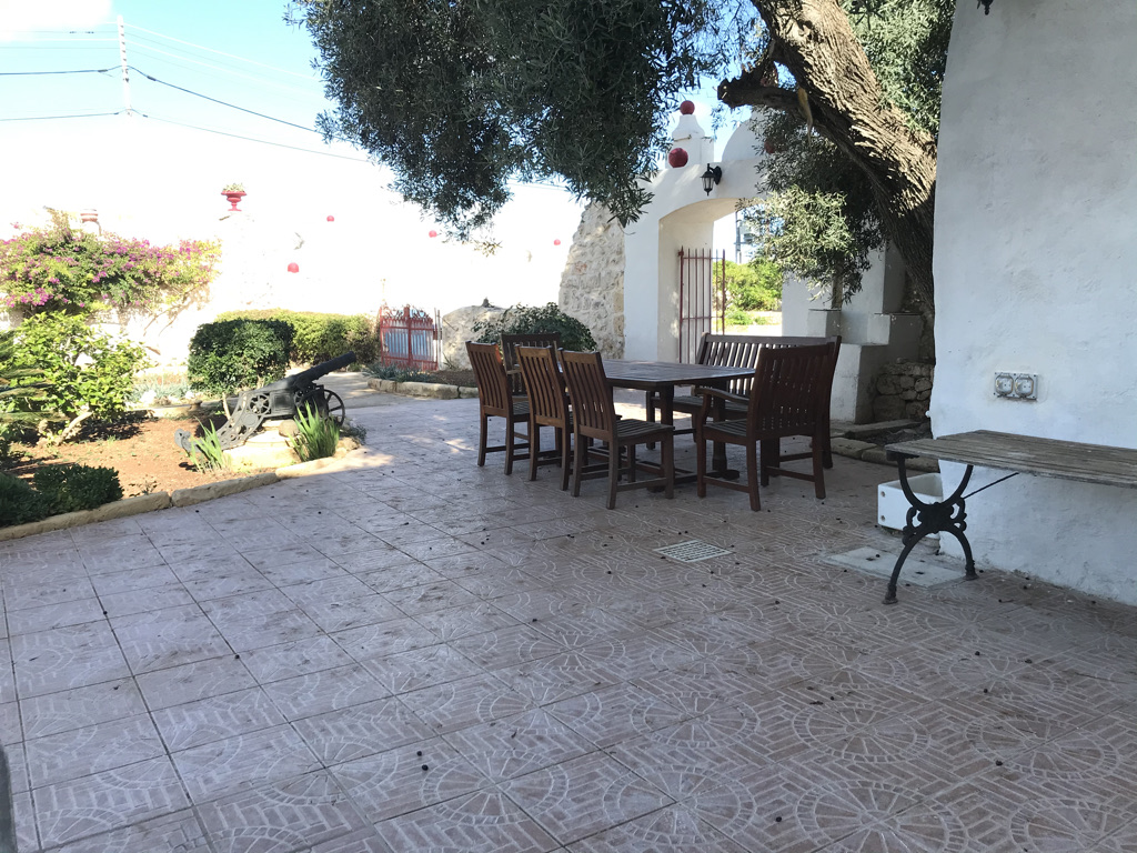 3 Bedroom Villa for Long Let in Kalkara - €7,000/month photo 8