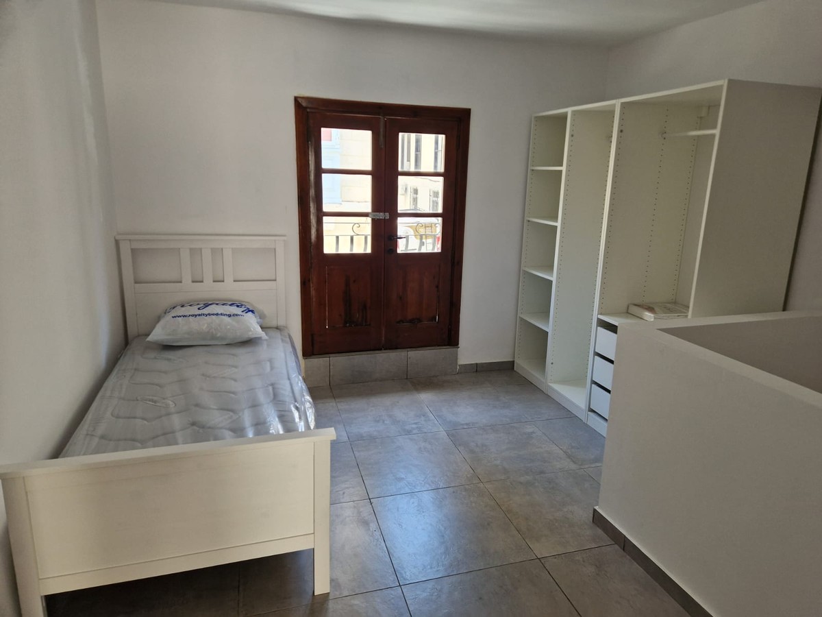 Designer Finished 1-Bedroom Townhouse with Beautiful Terrace in Sliema photo 5