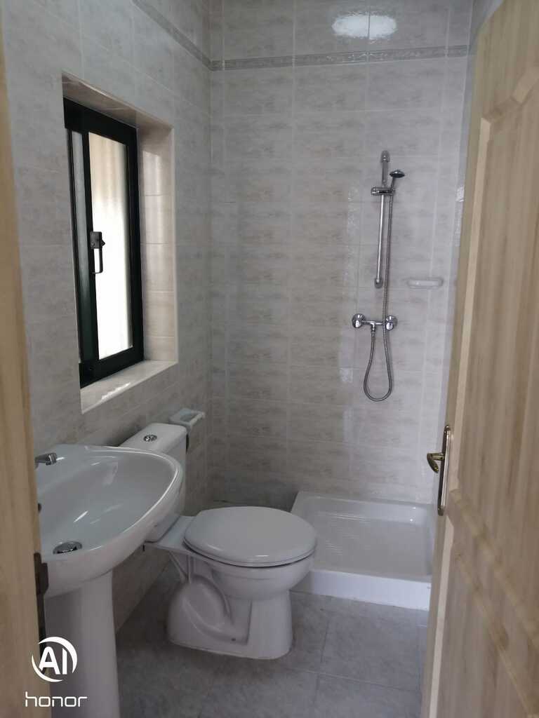 Office for Long Let in San Ġwann - €1,000/month photo 3