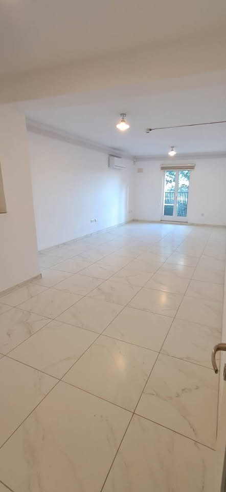 Office for Long Let in Burmarrad - €1,575/month photo 3