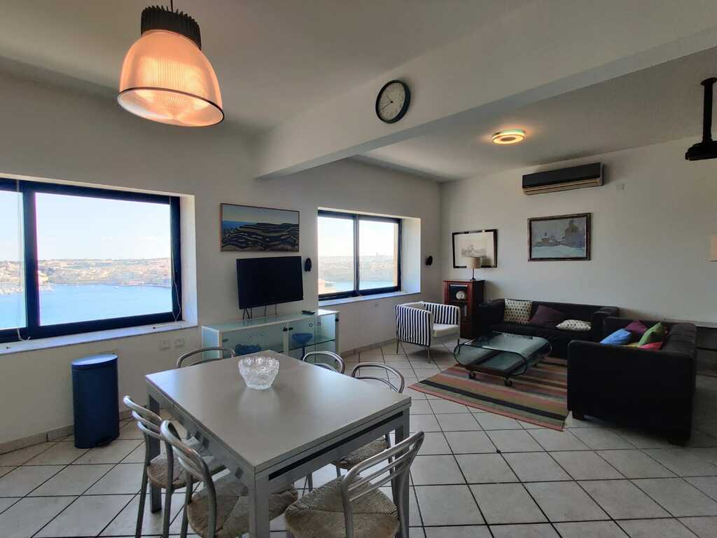 3 Bedroom Apartment for Long Let in Valletta - €2,500/month photo 4