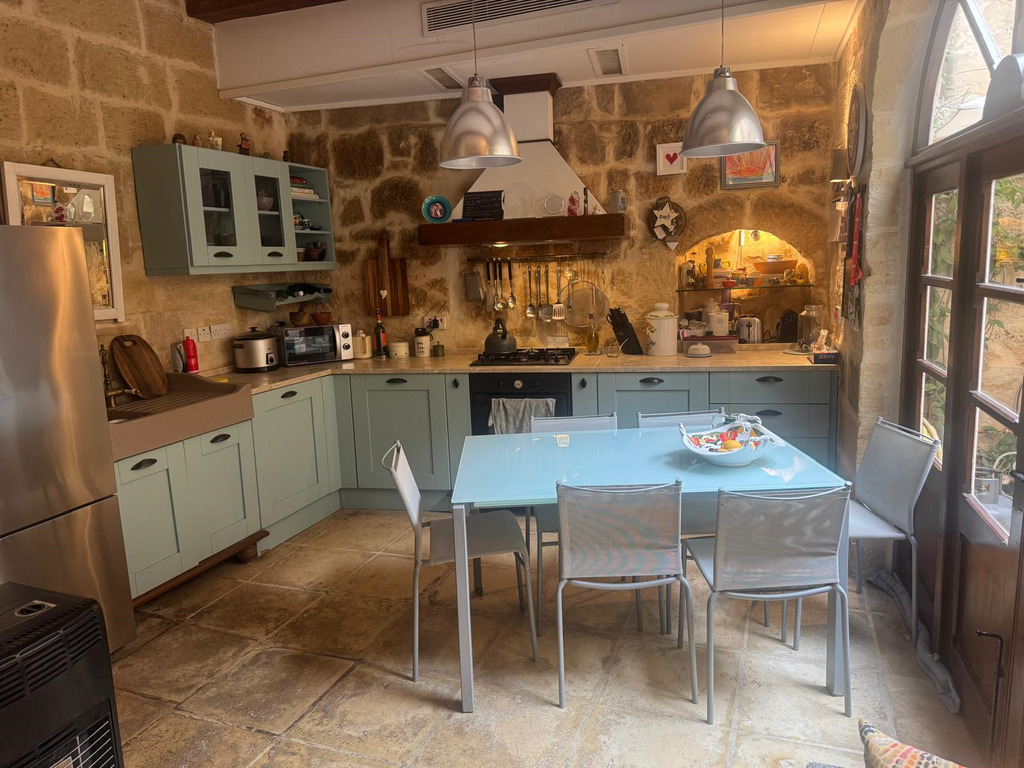 3 Bedroom House of Character for Long Let in Mġarr - €2,500/month photo 6