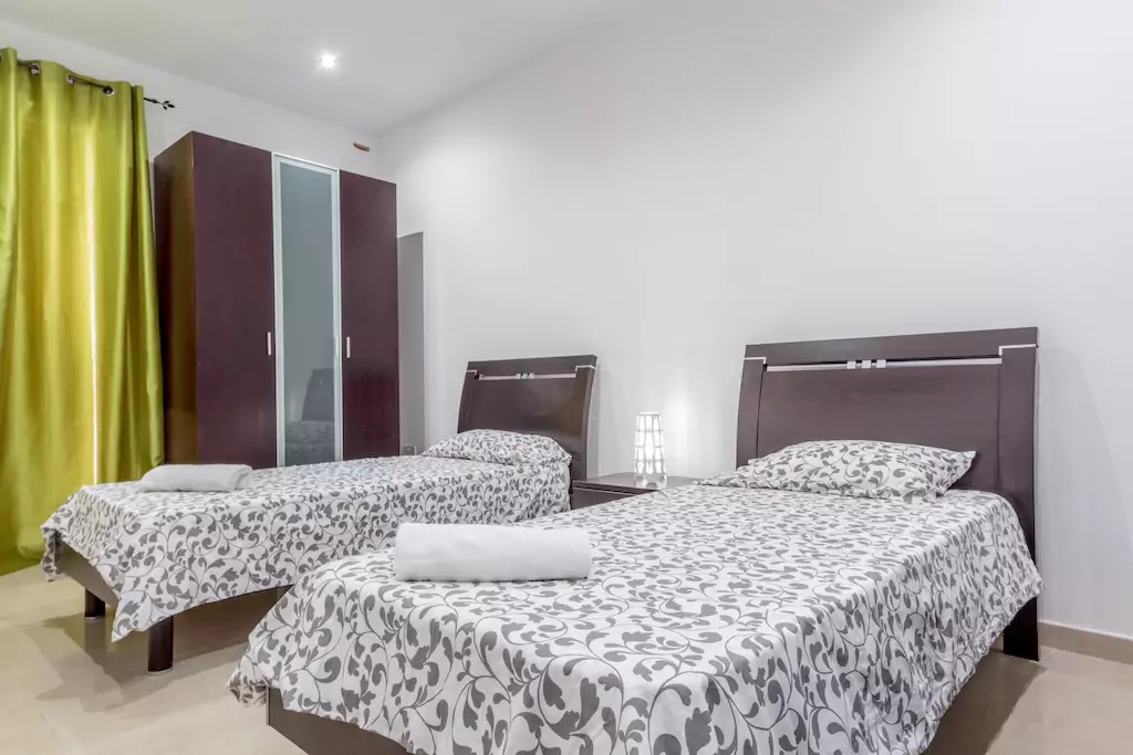 2 Bedroom Apartment for Long Let in Gżira - €2,200/month photo 5