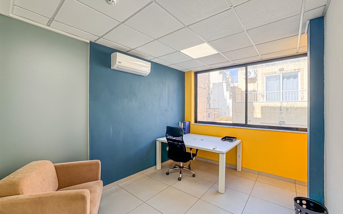 Office for Long Let in Sliema - €2,000/month photo 4