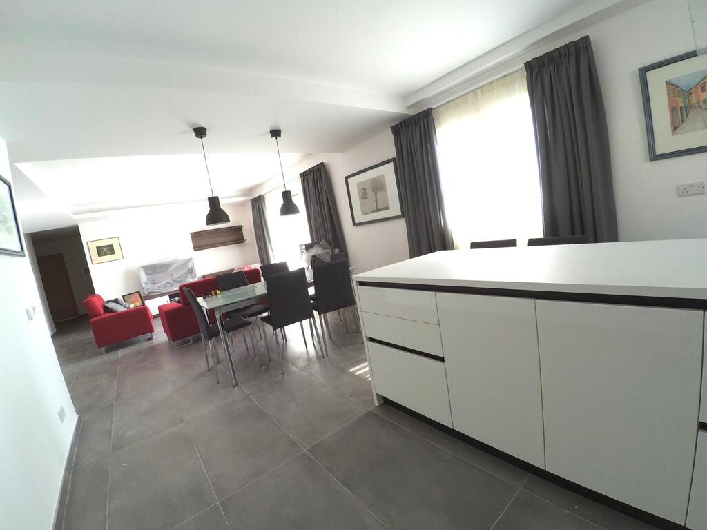 3 Bedroom Apartment for Long Let in Xemxija - €1,700/month photo 3
