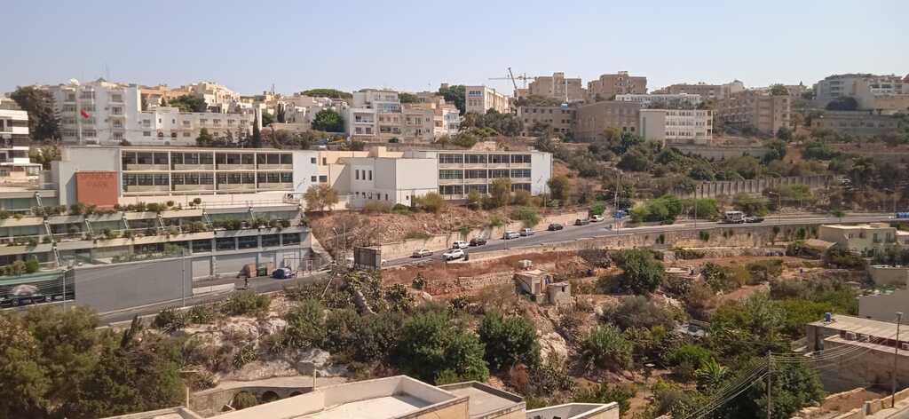 3 Bedroom Penthouse for Long Let in St. Julian's - €2,700/month