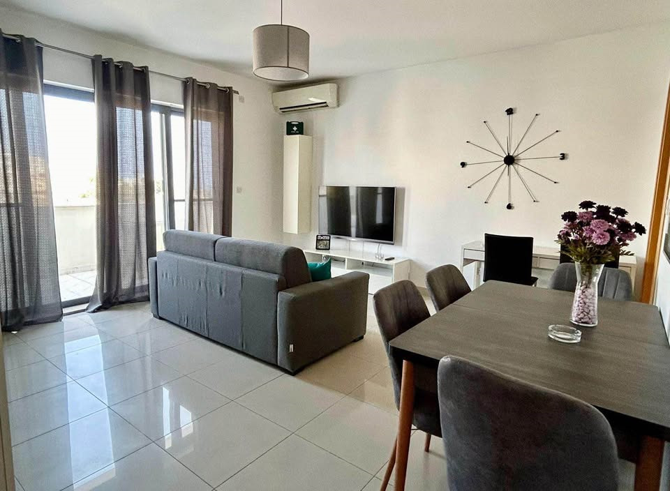 1 Bedroom Penthouse for Long Let in St. Julian's - €1,500/month photo 5
