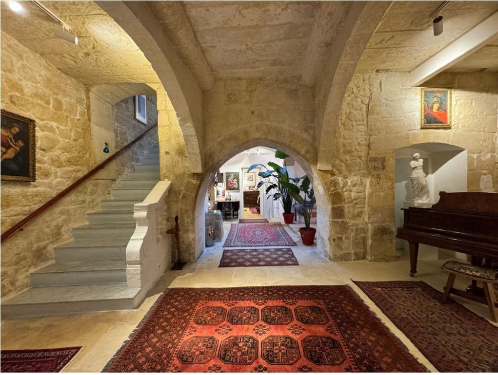 3 Bedroom Apartment for Long Let in Mdina - €4,200/month
