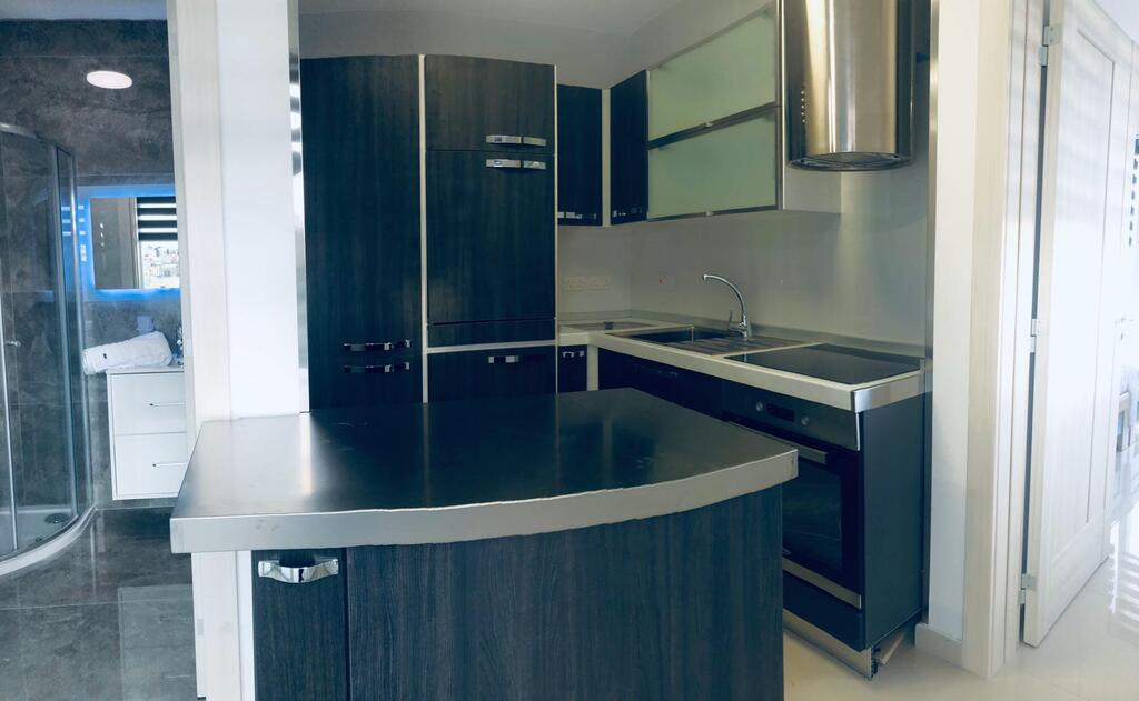 1 Bedroom Penthouse for Long Let in Gżira - €1,600/month photo 5