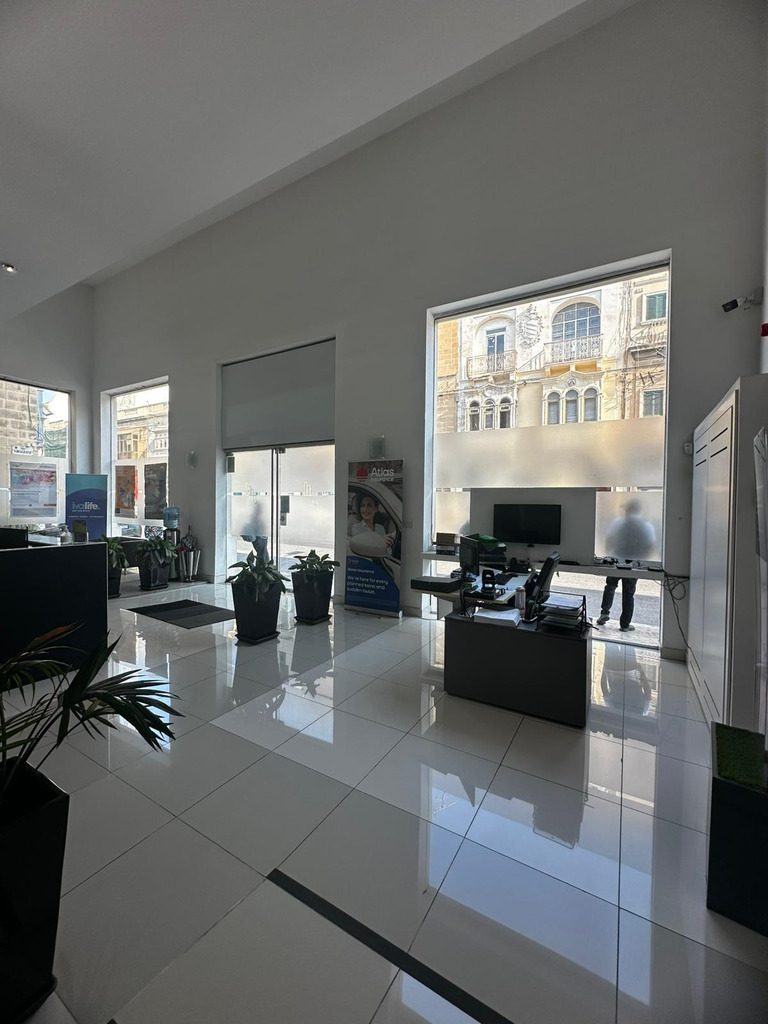 Office for Long Let in Ħamrun - €7,000/month photo 3